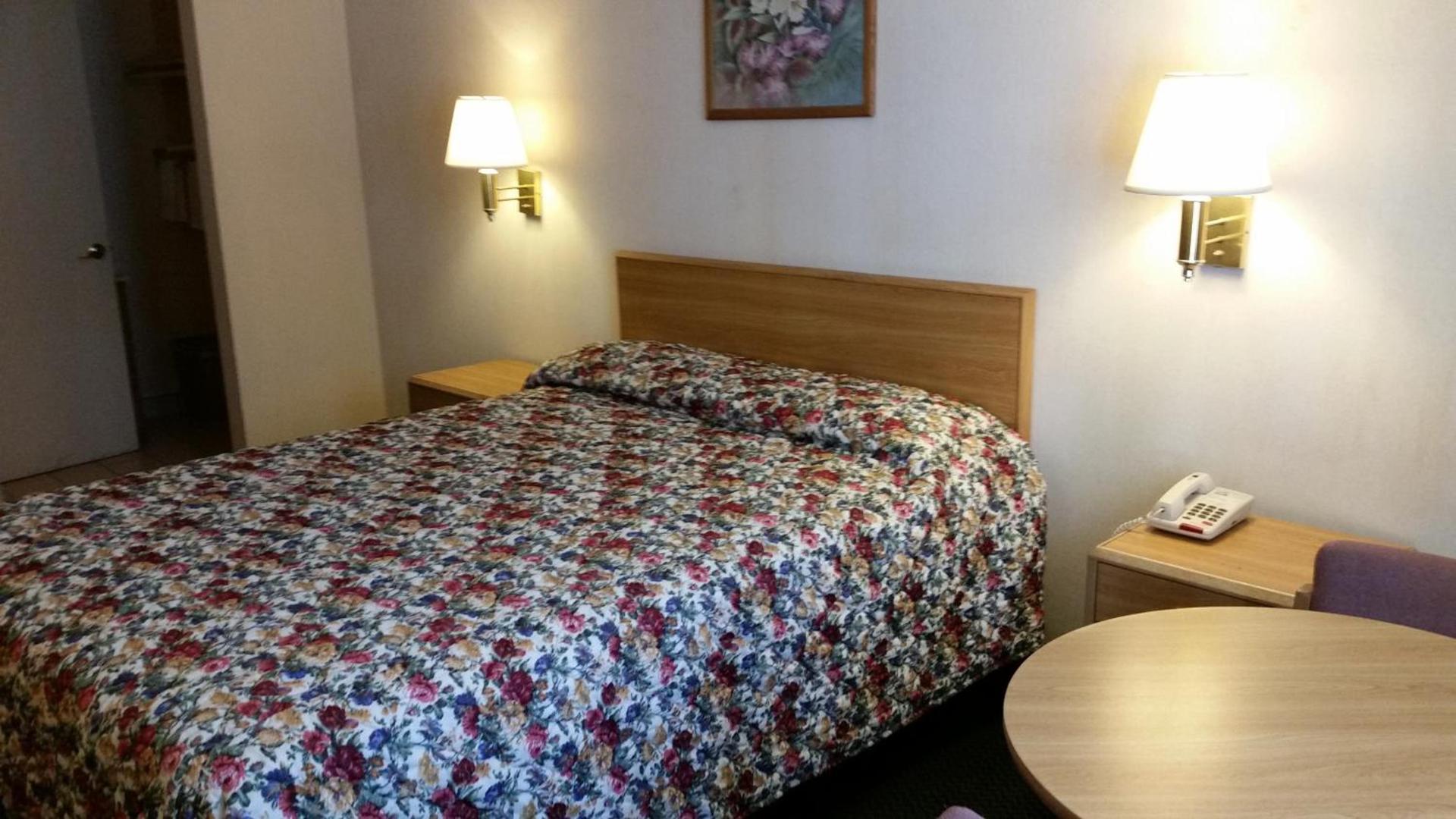 Economy Inn Motel photo 34