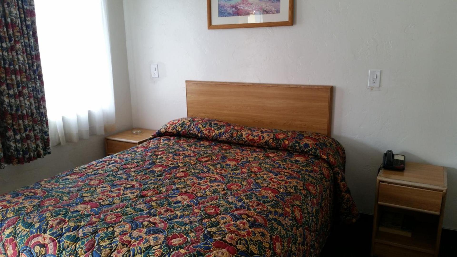 Economy Inn Motel photo 37