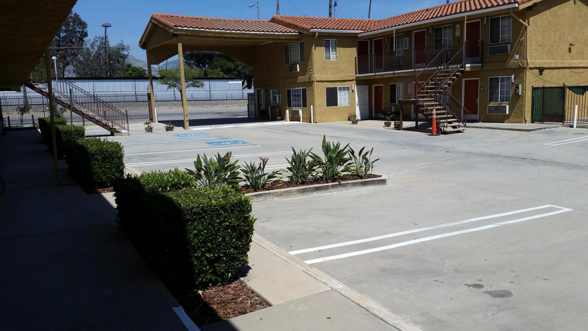 Economy Inn Motel photo 14