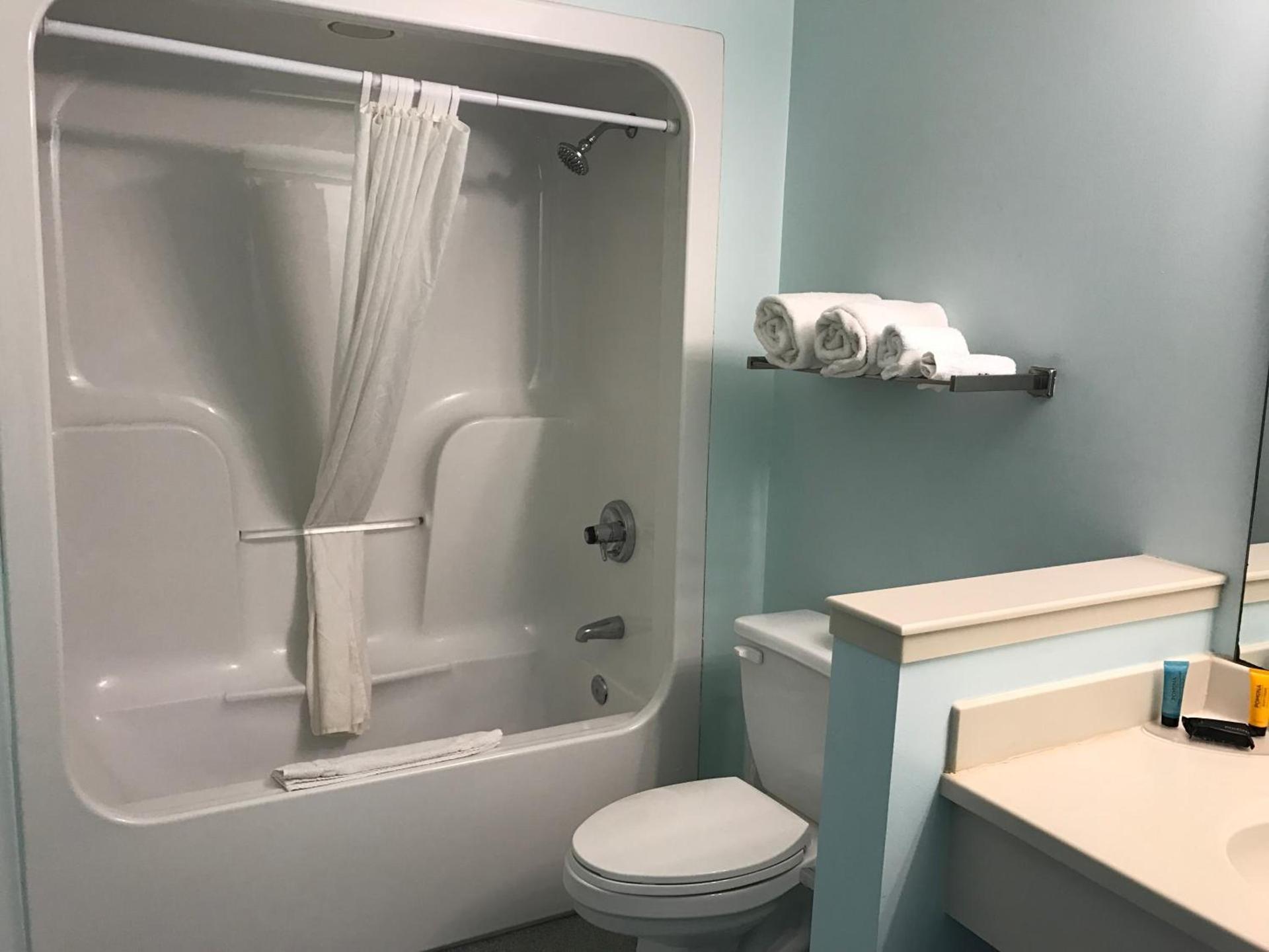 Americas Best Value Inn & Suites - Bluffton photo 6