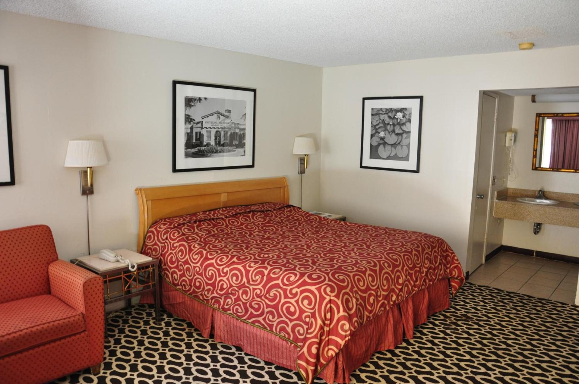 Delos Reyes Palm Springs photo 31