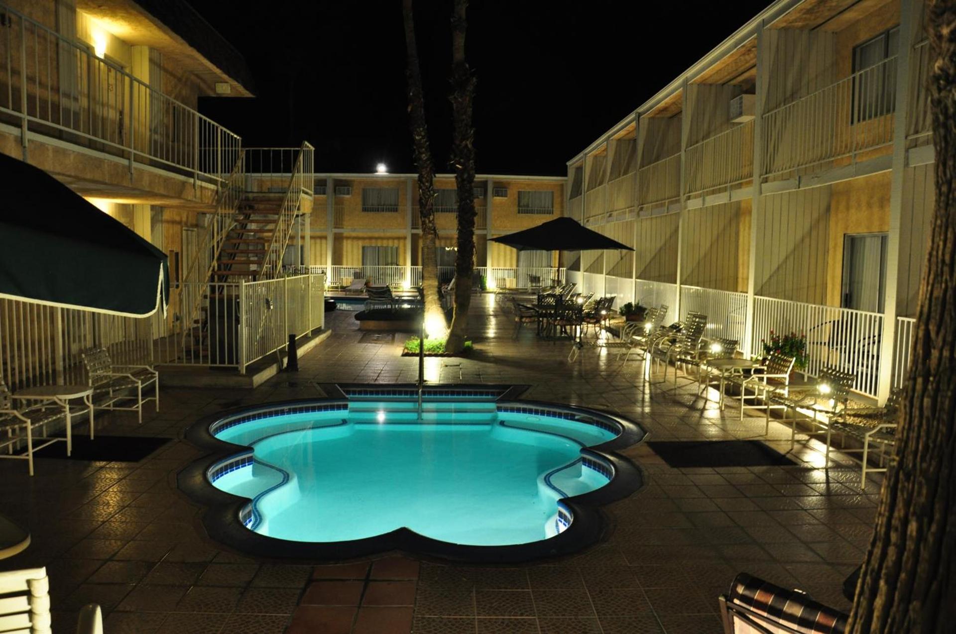 Delos Reyes Palm Springs photo 39
