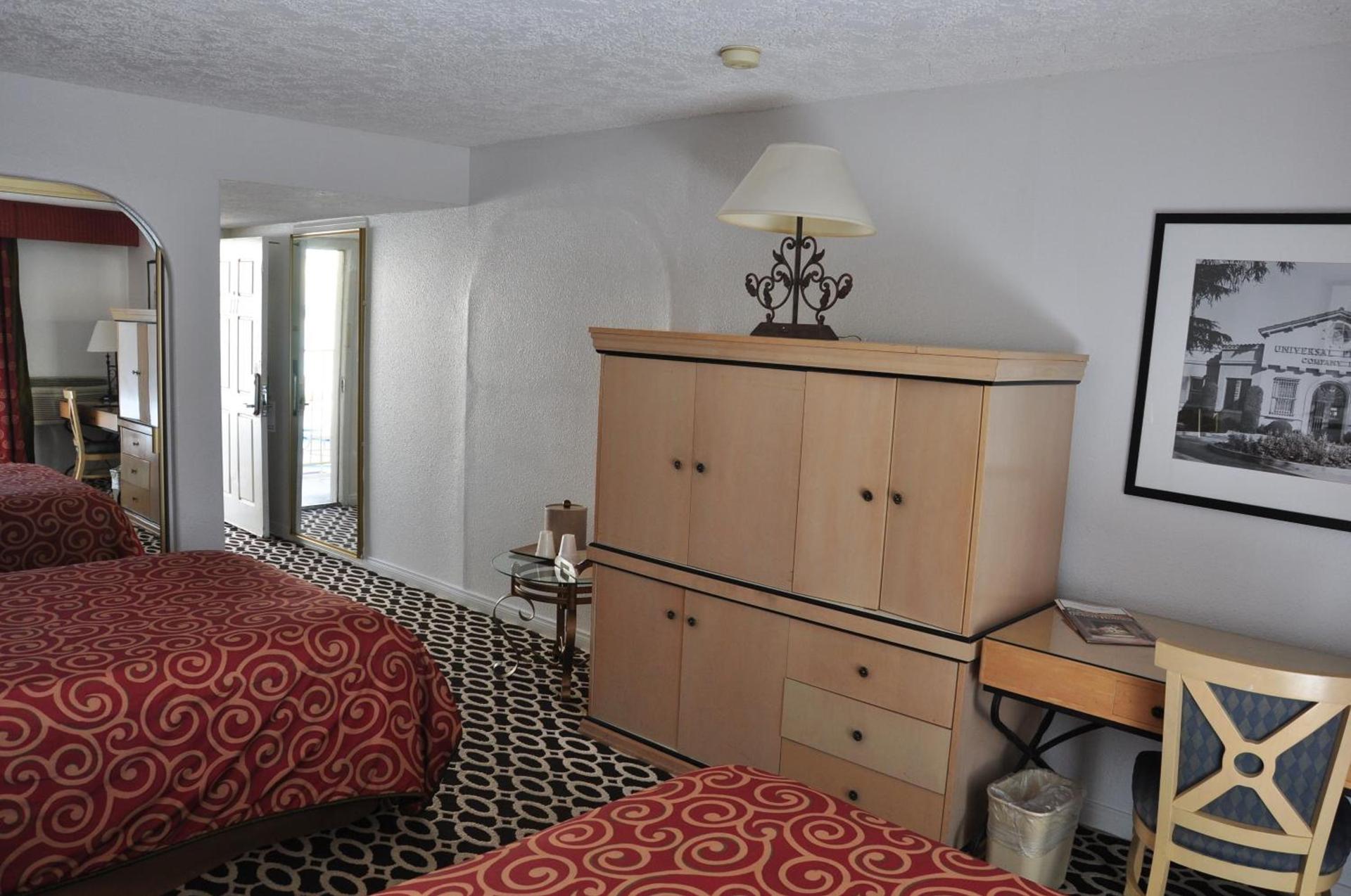Delos Reyes Palm Springs photo 38