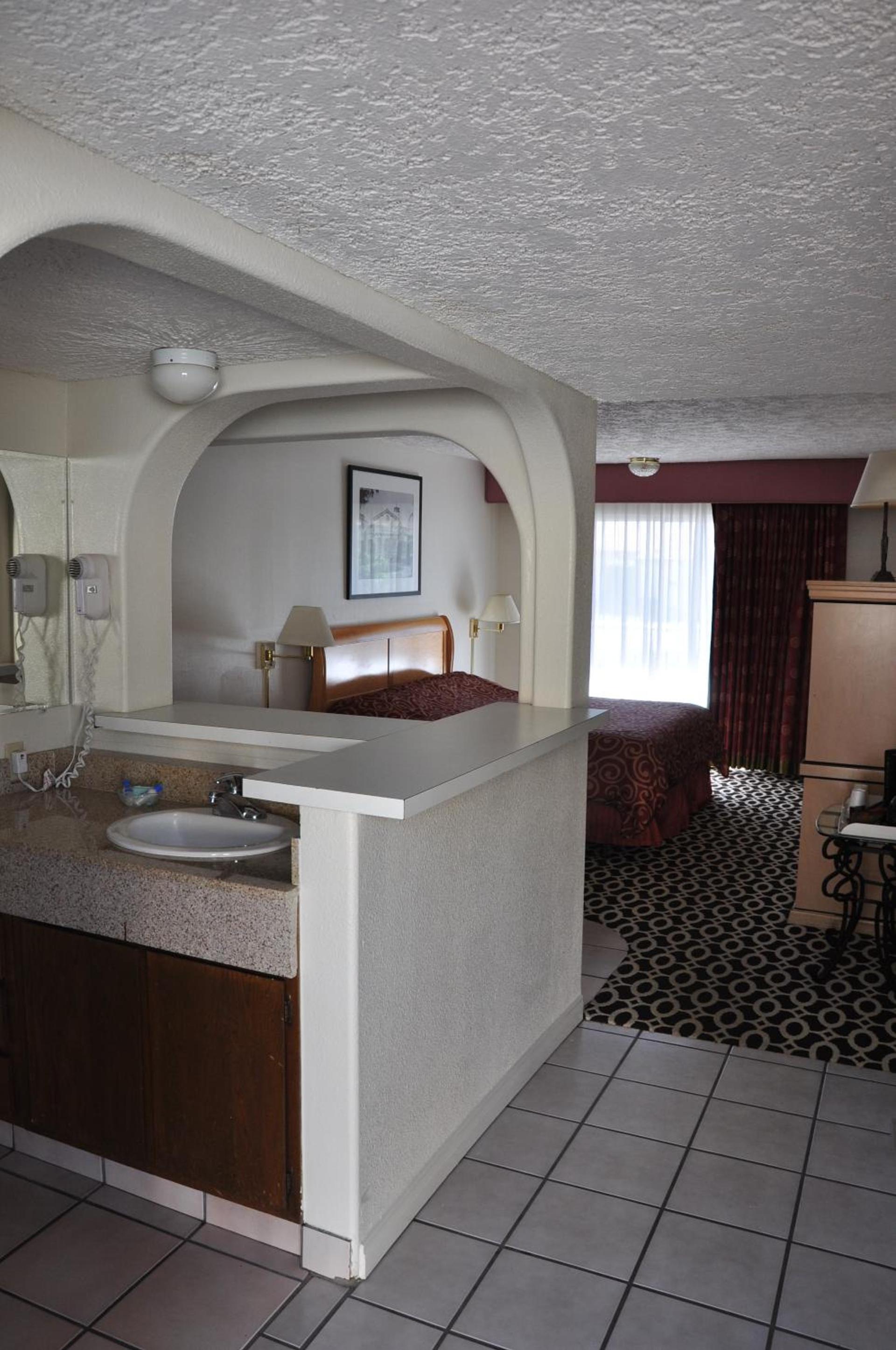Delos Reyes Palm Springs photo 34