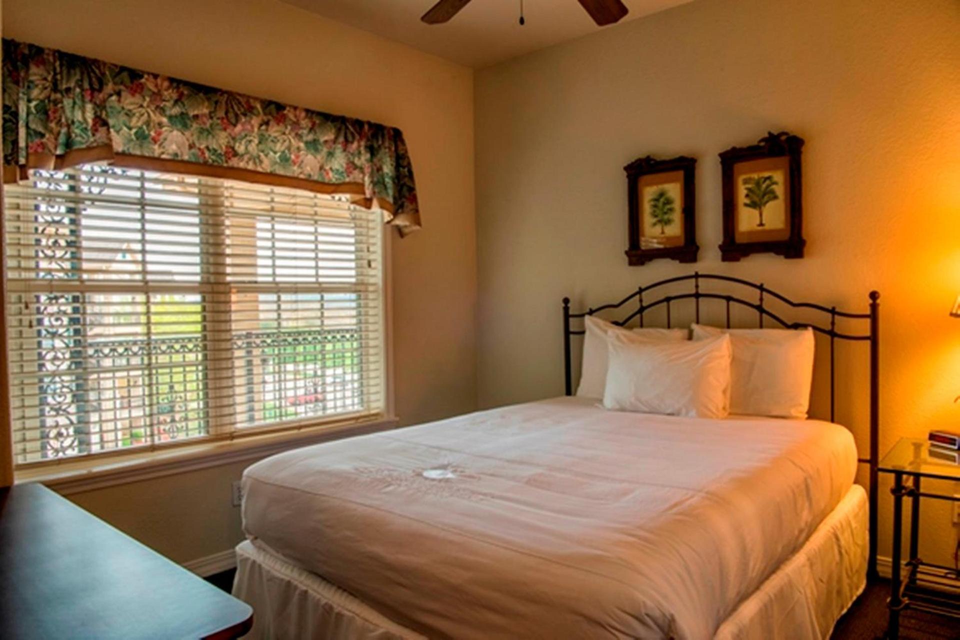 French Quarter Resort by CoolVacay photo 39