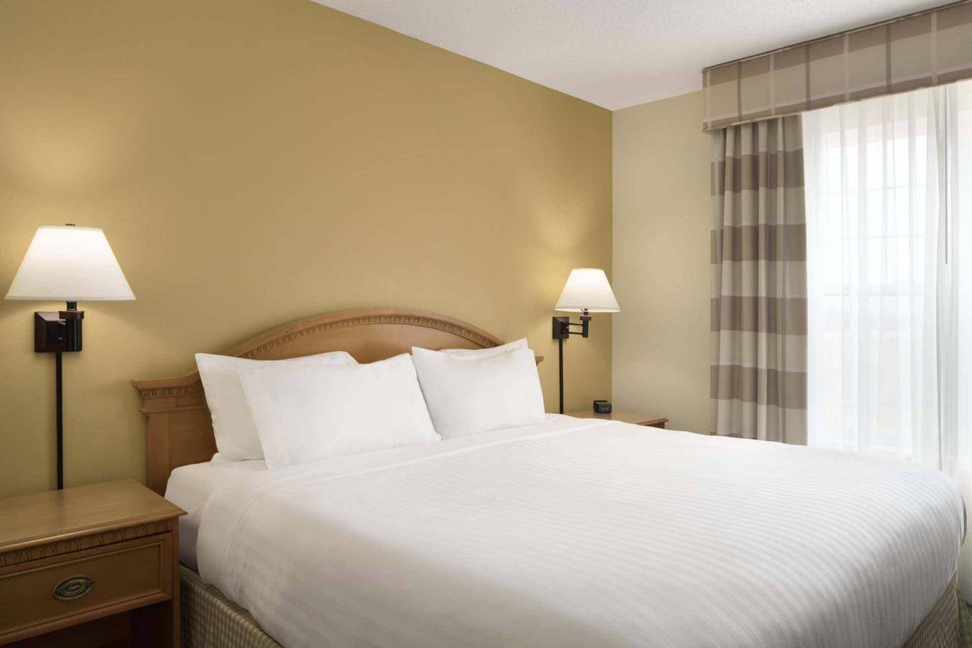 Country Inn & Suites by Radisson, Grinnell, IA photo 18