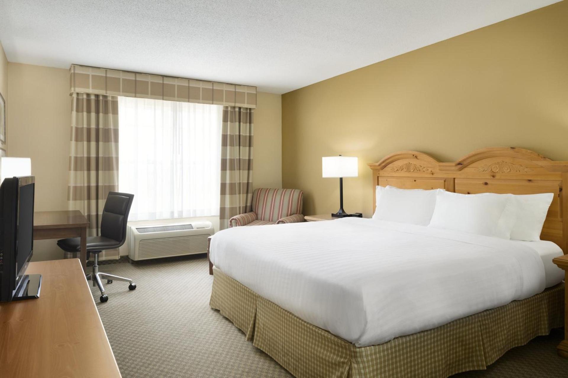 Country Inn & Suites by Radisson, Grinnell, IA photo 15