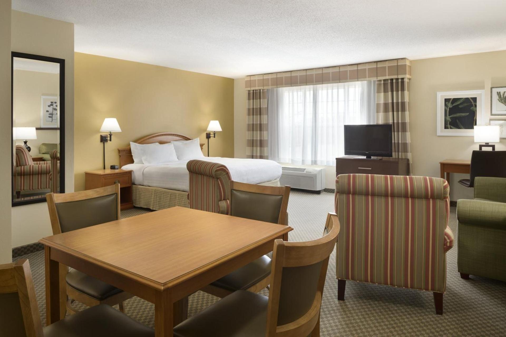 Country Inn & Suites by Radisson, Grinnell, IA photo 20