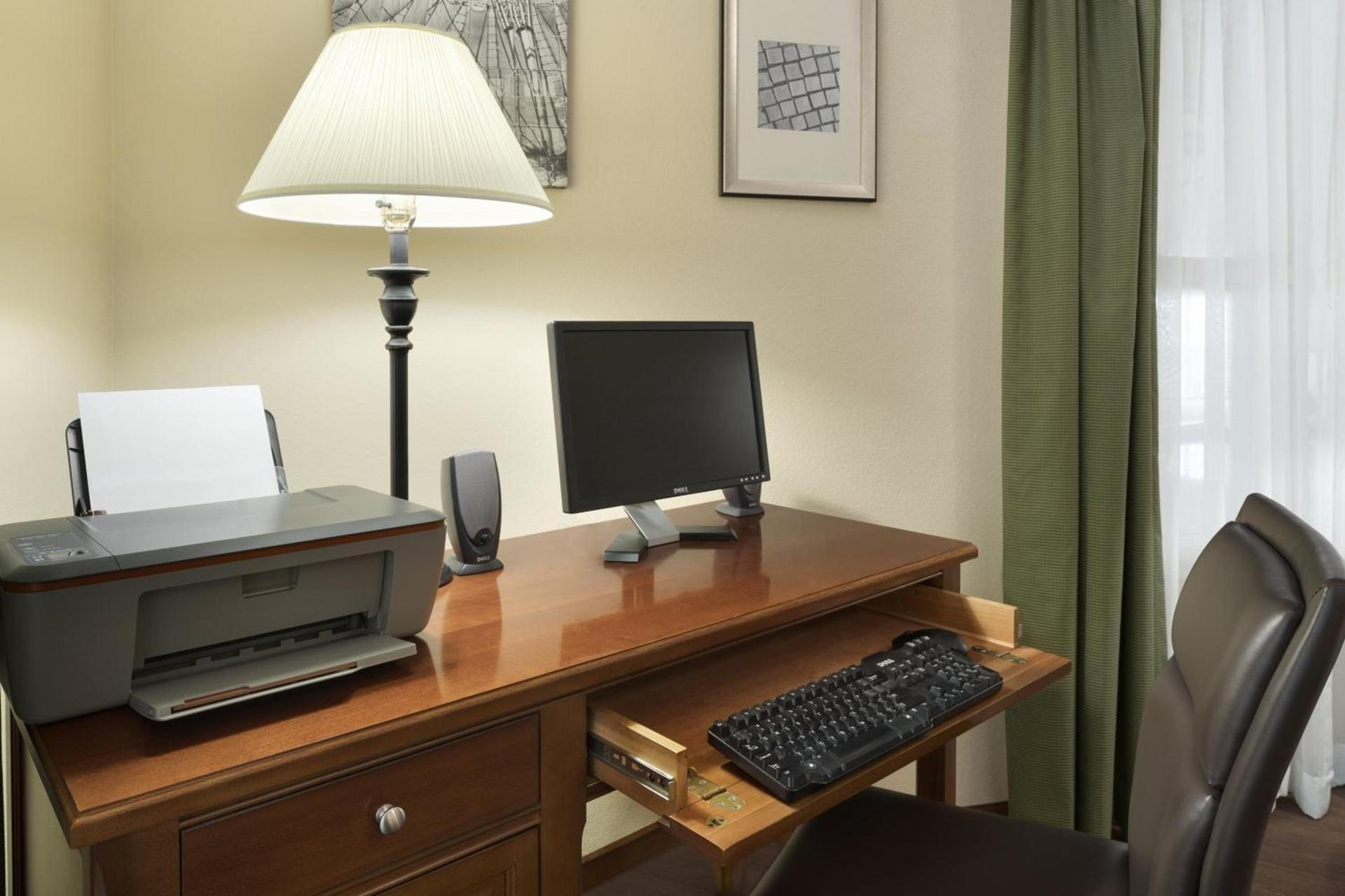 Country Inn & Suites by Radisson, Grinnell, IA photo 24
