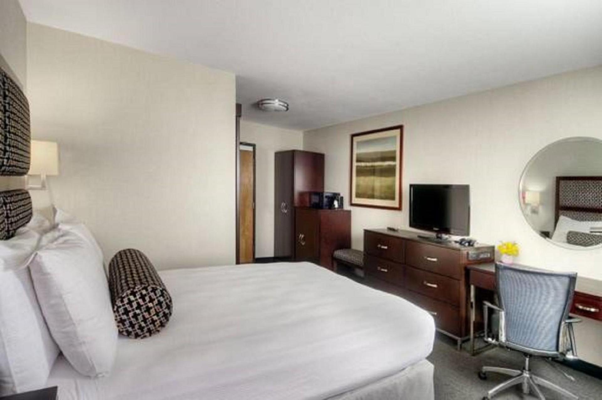 Maple Tree Inn photo 36