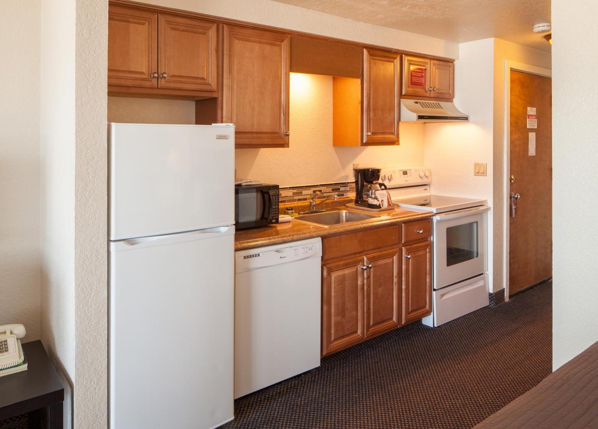 Surfside Resort photo 37