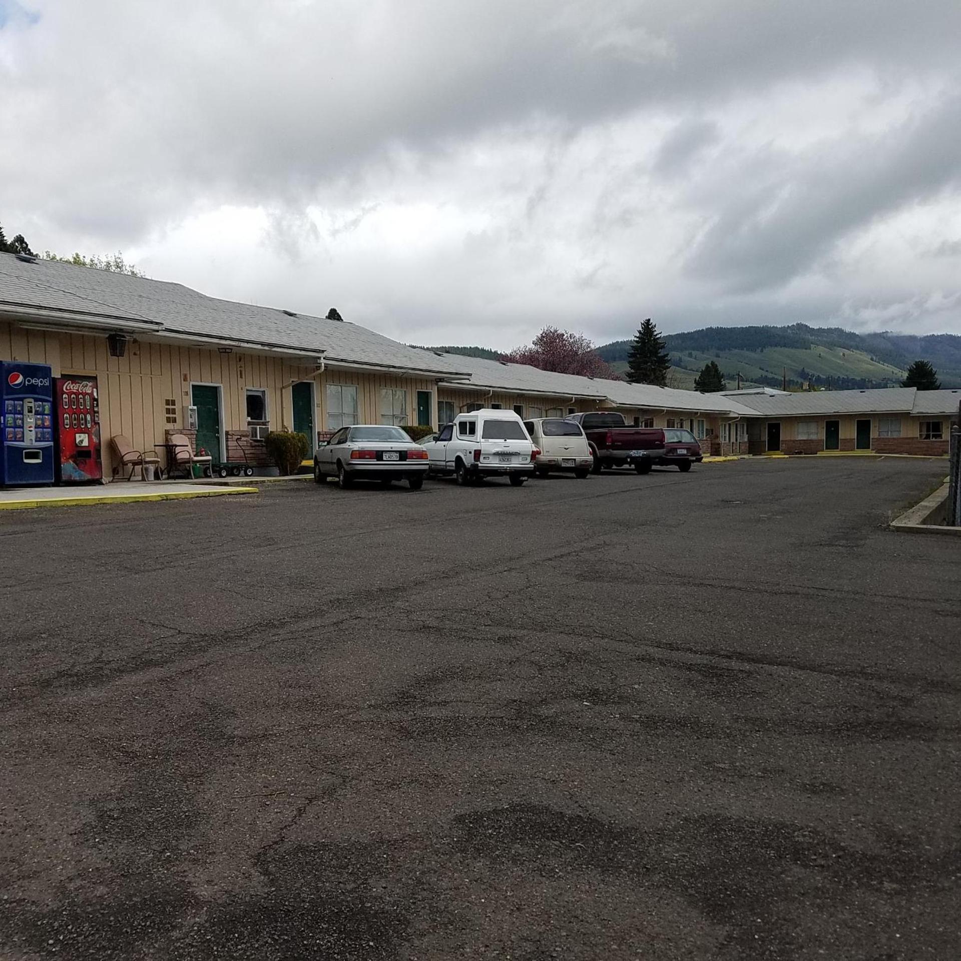 Greenwell Motel photo 2