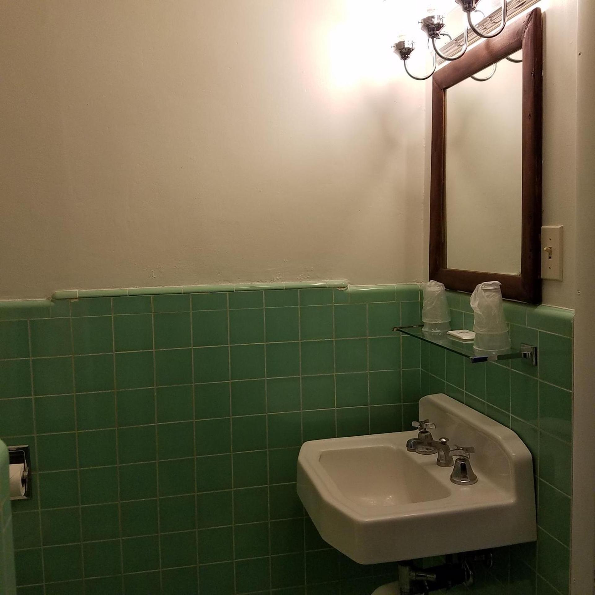 Greenwell Motel photo 14