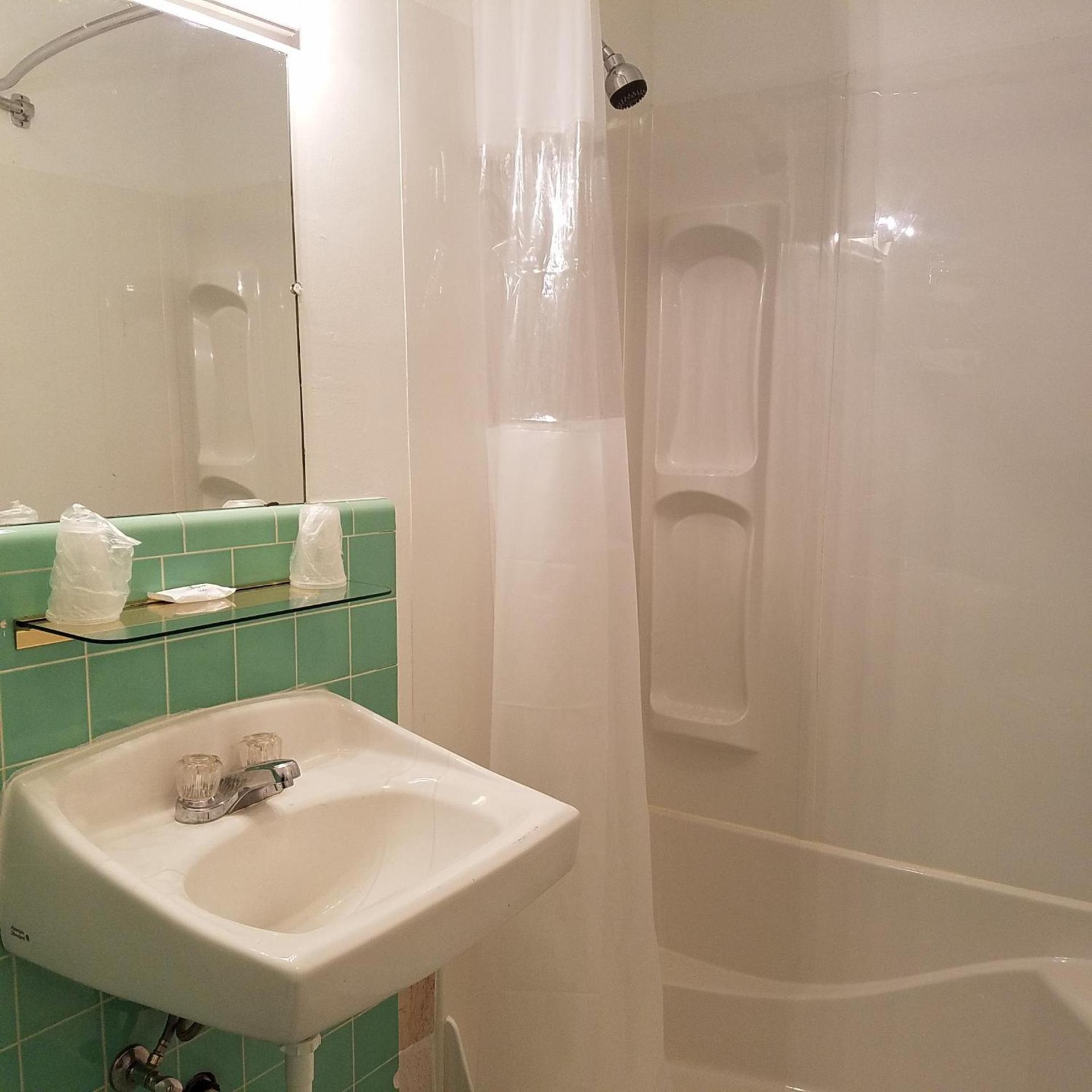 Greenwell Motel photo 8