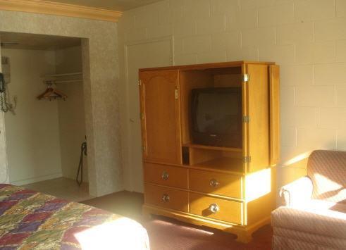 Village Inn photo 11