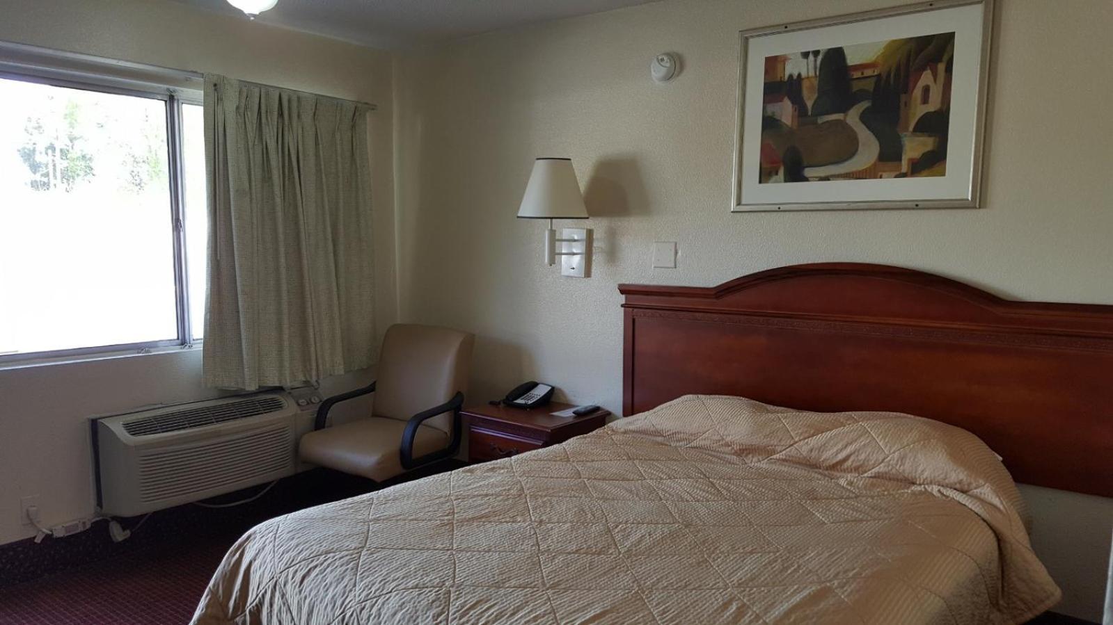 Carpet Inn photo 21