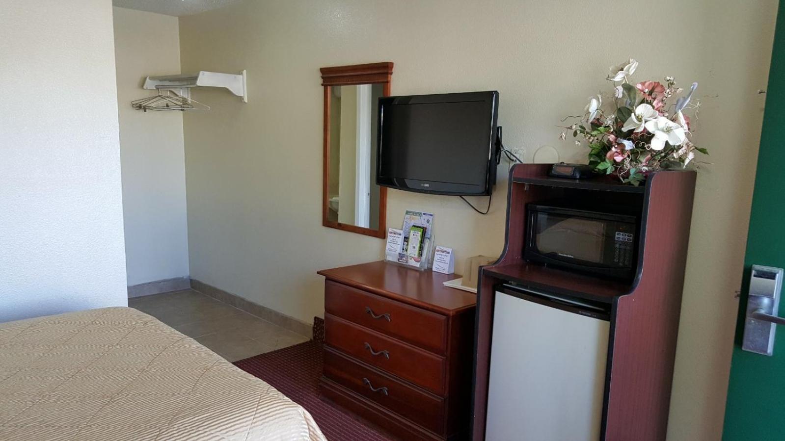 Carpet Inn photo 22