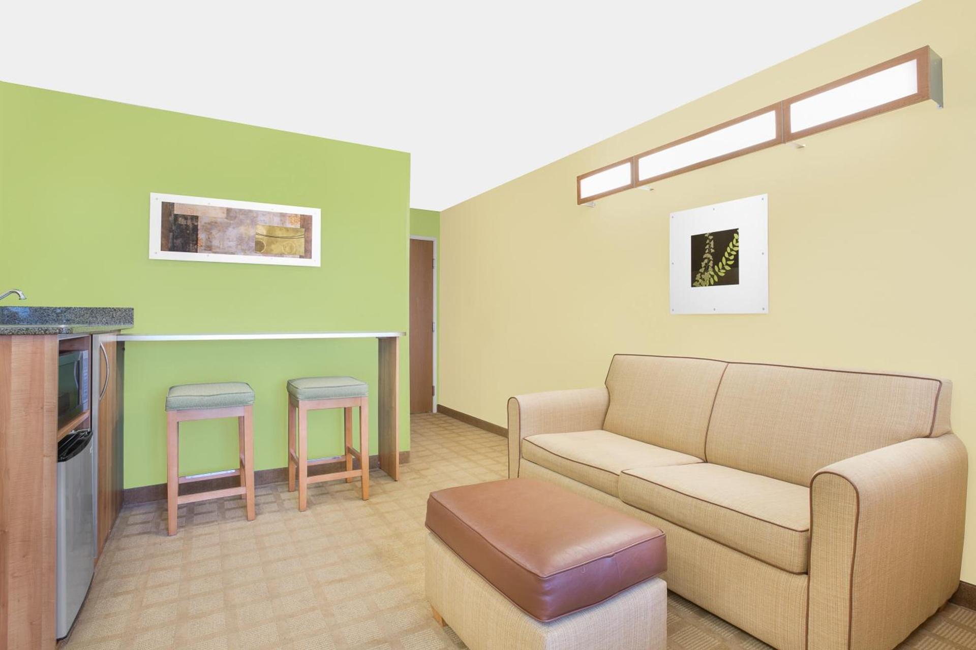 Microtel Inn & Suites by Wyndham Tuscumbia/Muscle Shoals photo 13