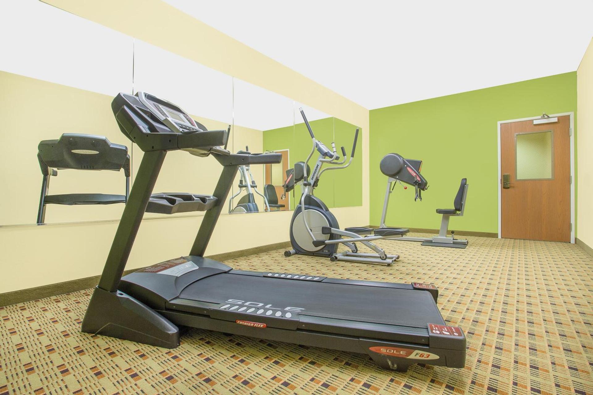 Microtel Inn & Suites by Wyndham Tuscumbia/Muscle Shoals photo 17