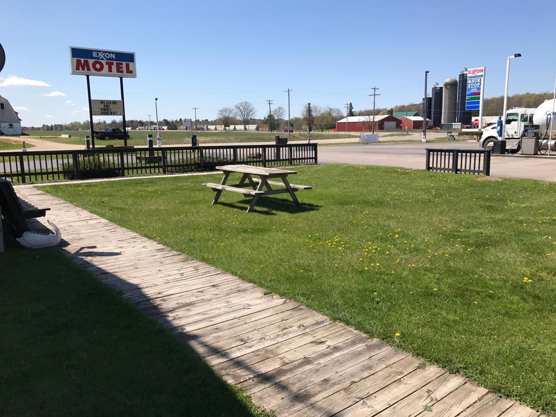Exxon Quik Stop & Motel photo 27
