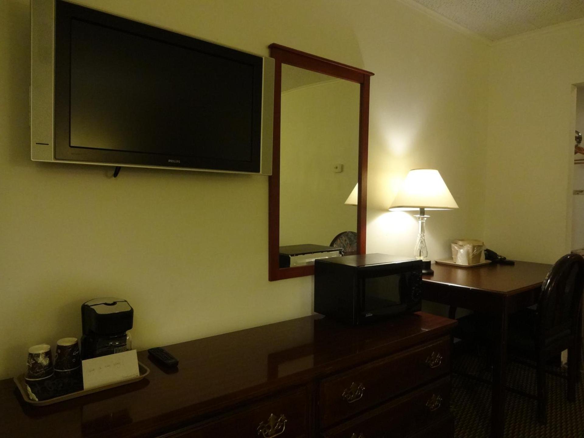 Gorham Motor Inn photo 15
