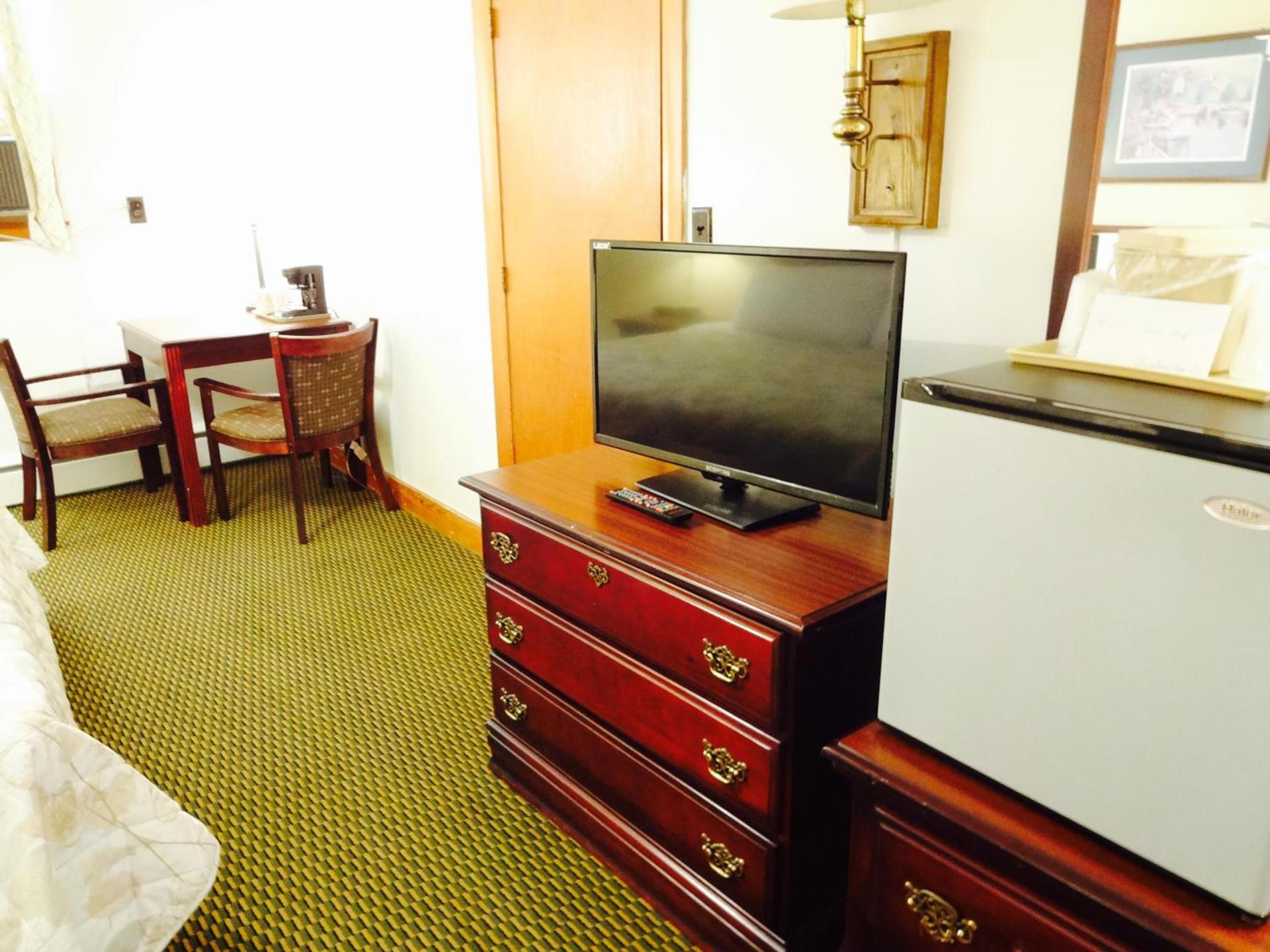 Gorham Motor Inn photo 14