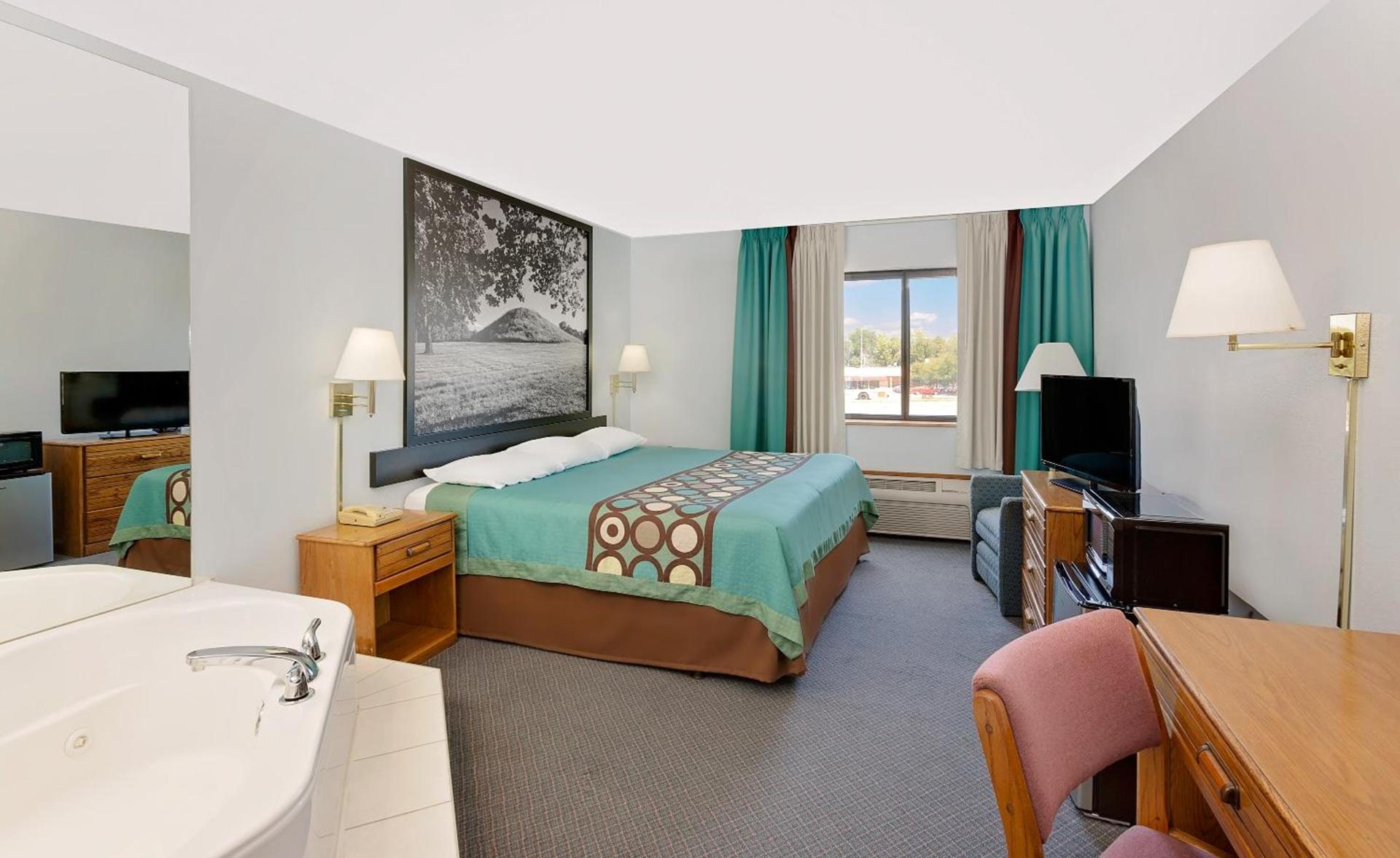 Super 8 by Wyndham Macomb photo 29