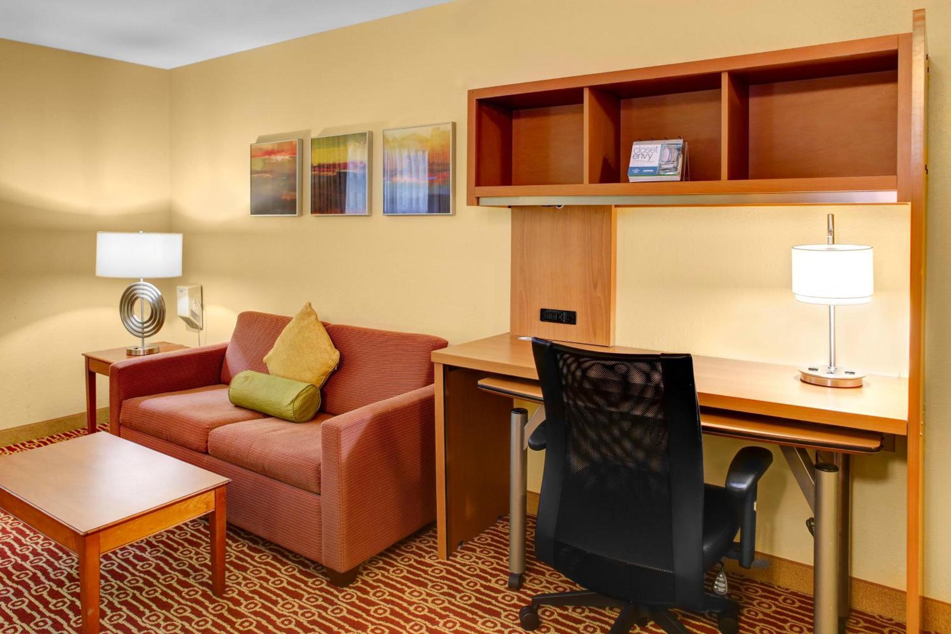 Hawthorn Extended Stay by Wyndham Cincinnati NE Mason photo 13