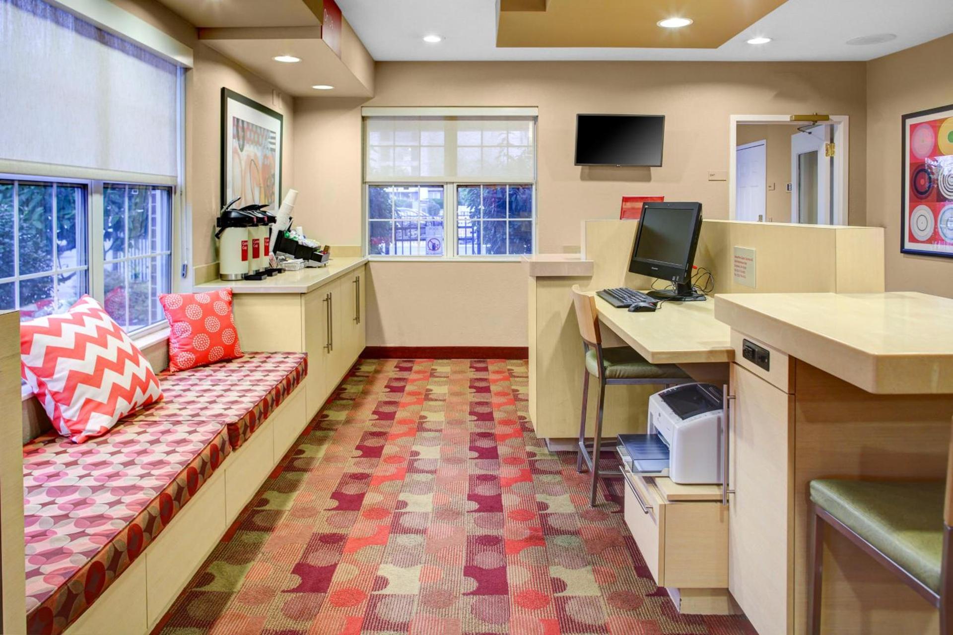Hawthorn Extended Stay by Wyndham Cincinnati NE Mason photo 22