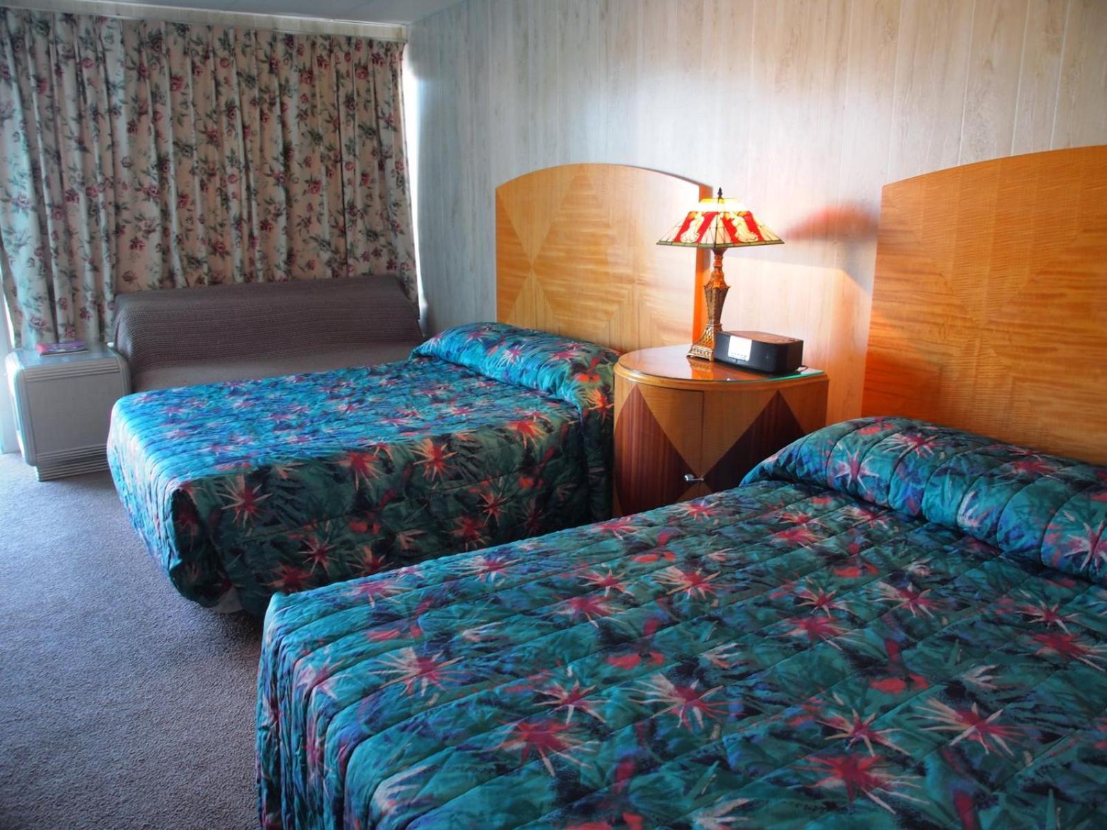 Suitcase Motel & Travel photo 11