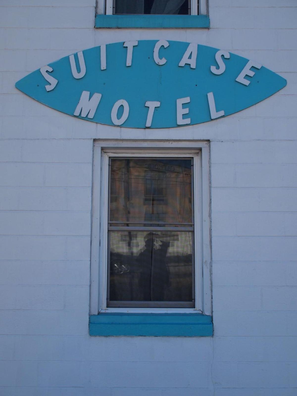 Suitcase Motel & Travel photo 6