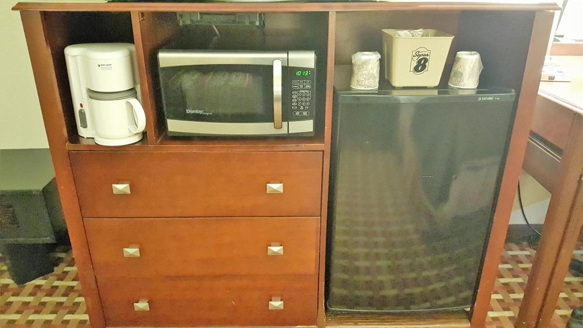 Super 8 by Wyndham Harlingen TX photo 27
