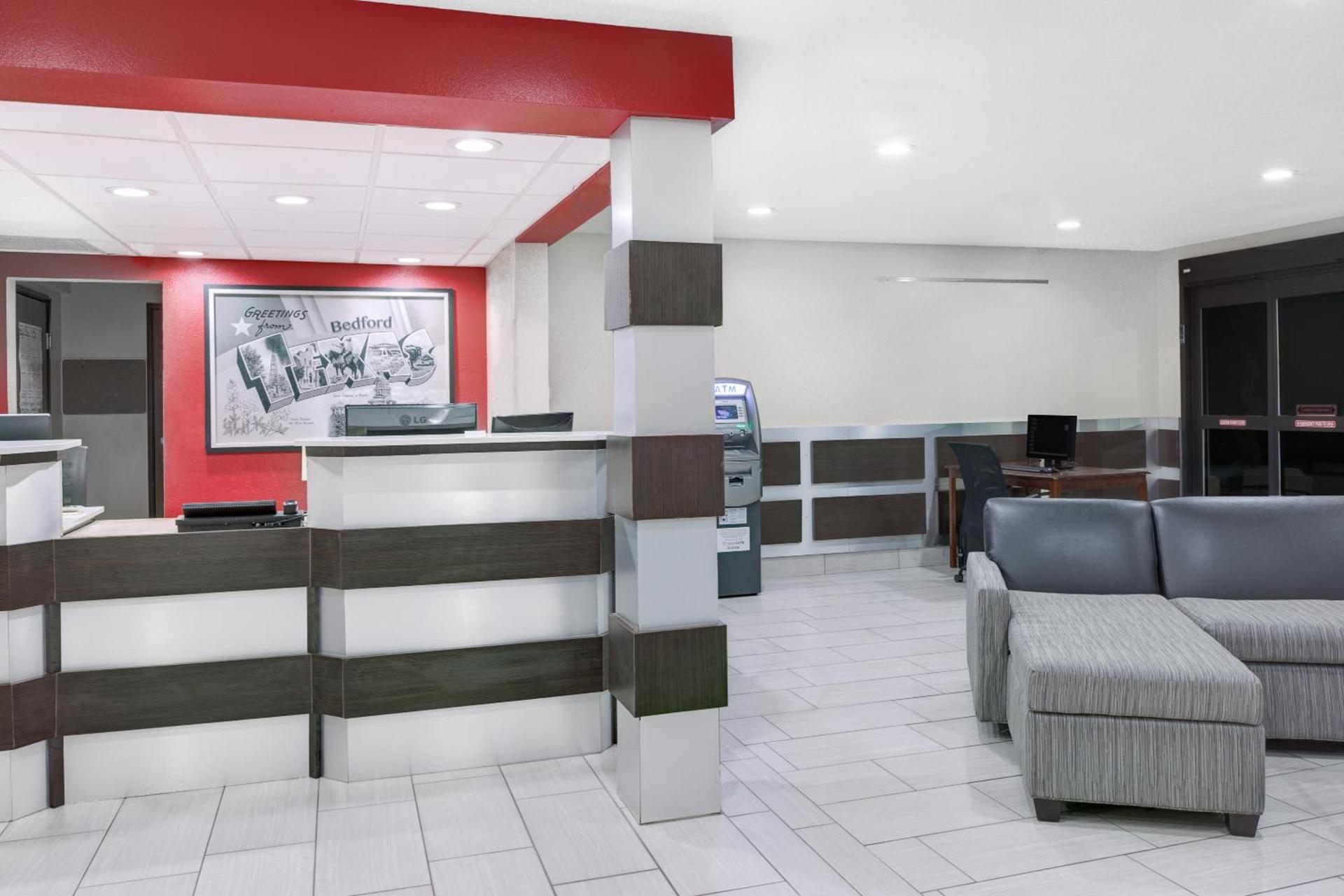 Super 8 by Wyndham Bedford DFW Airport West photo 52