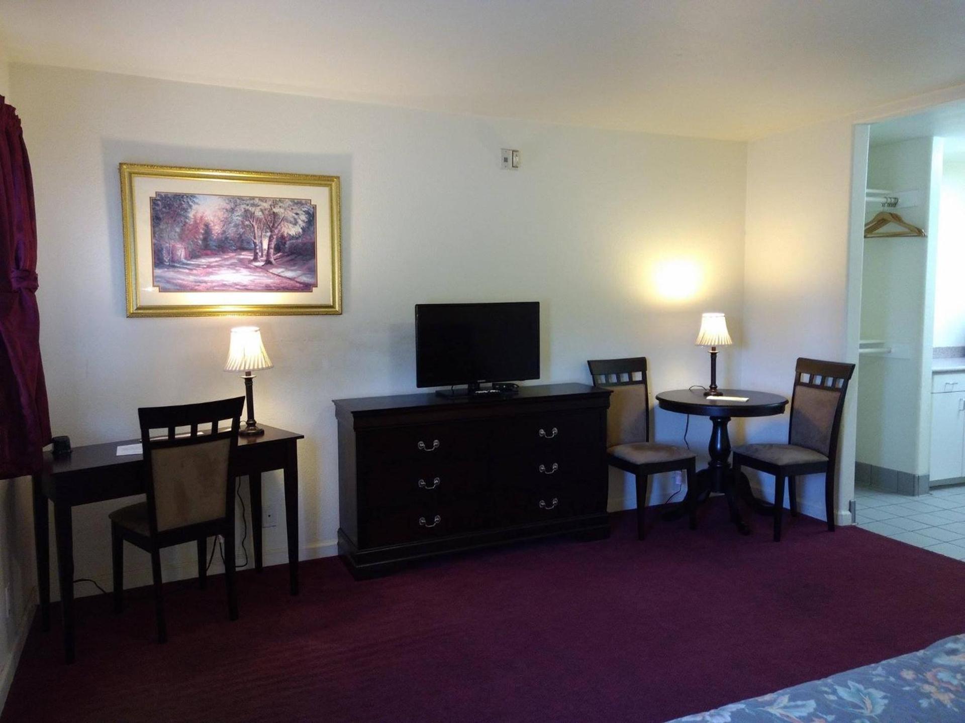 Travelers Motel photo 28
