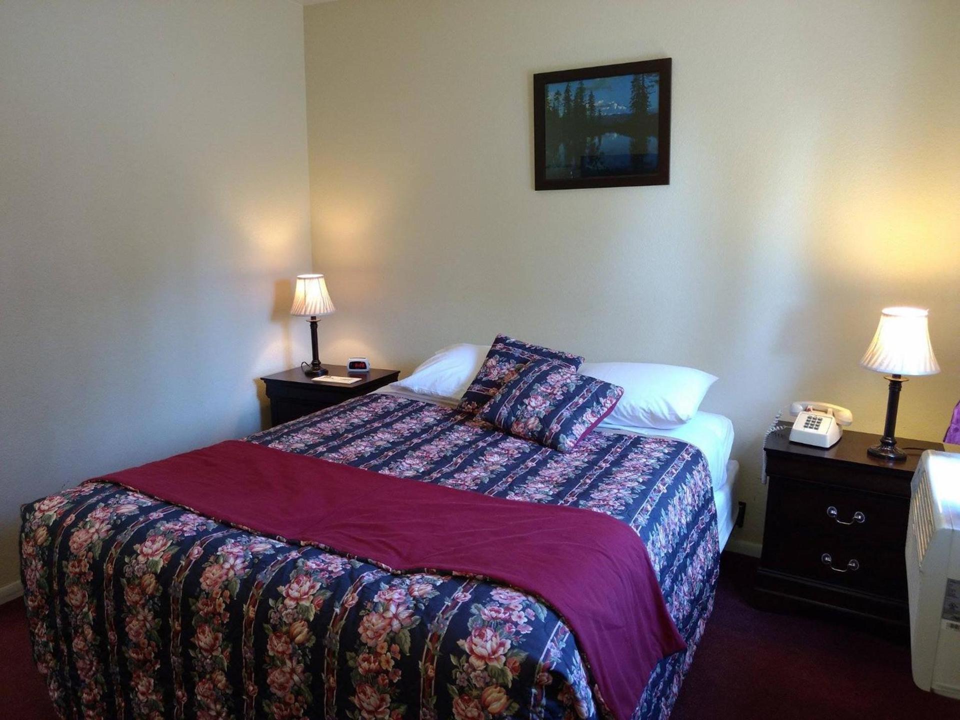 Travelers Motel photo 43