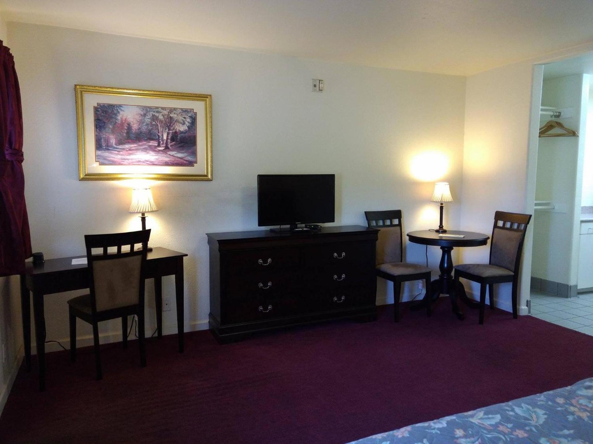 Travelers Motel photo 32