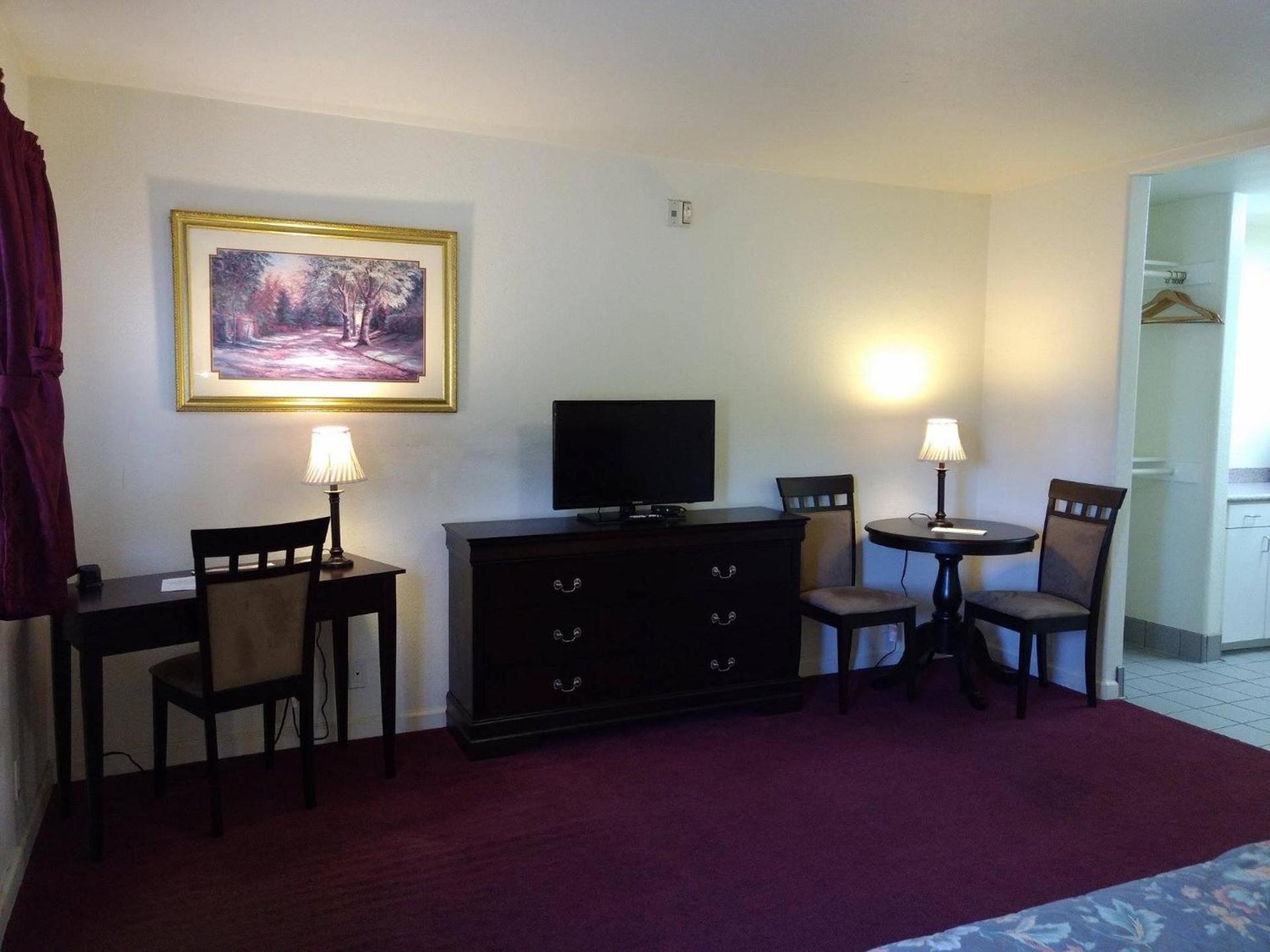 Travelers Motel photo 25