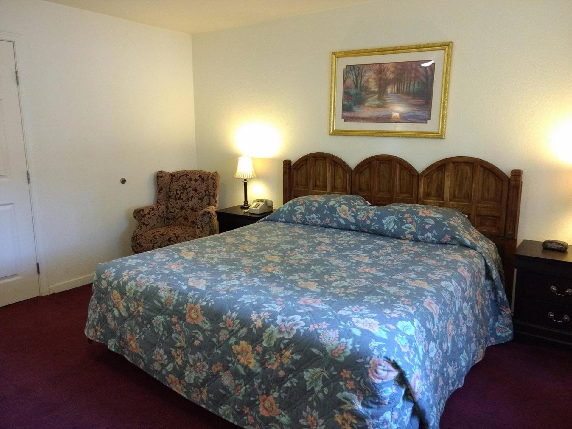 Travelers Motel photo 26