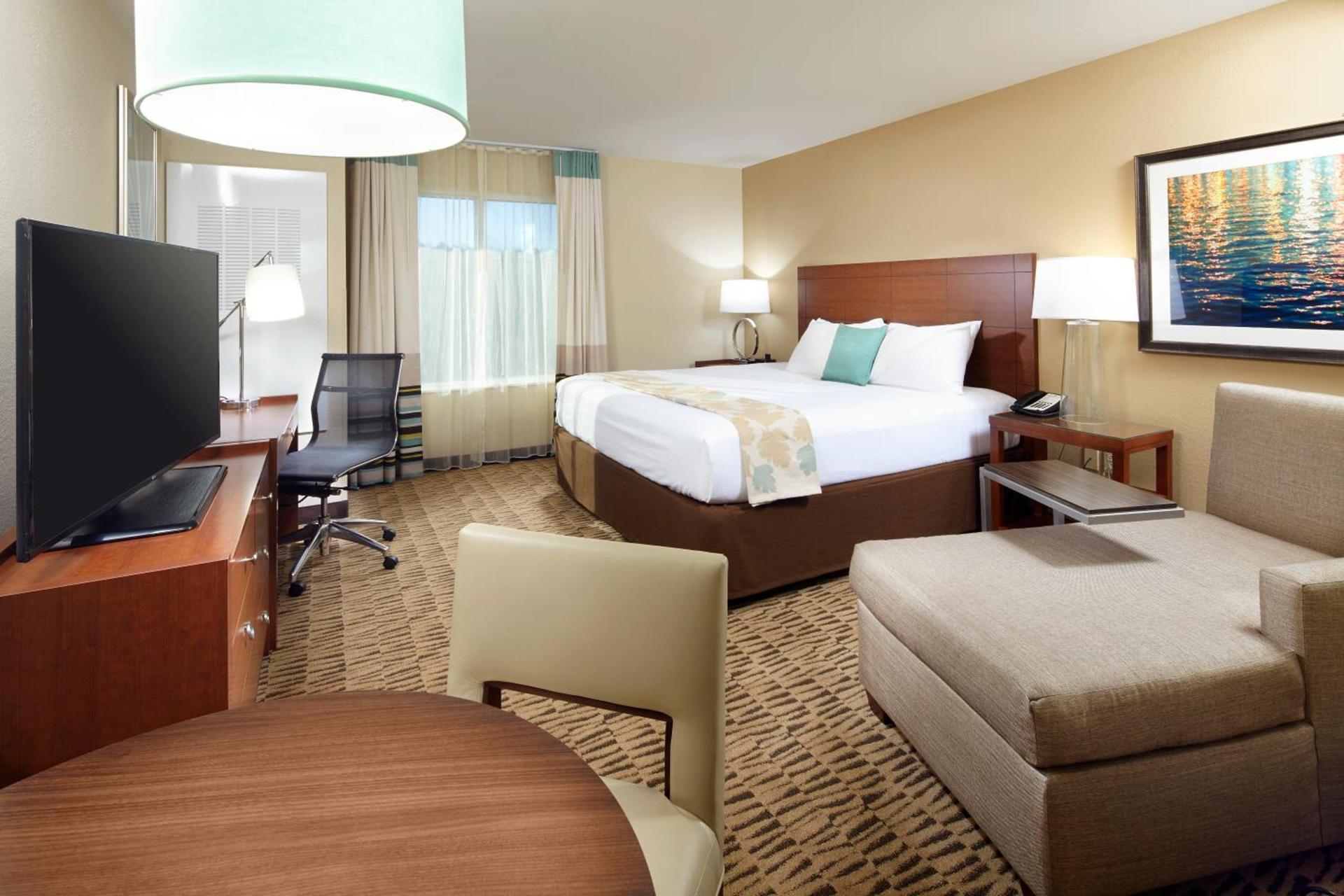Hawthorn Suites by Wyndham Wheeling at The Highlands photo 6