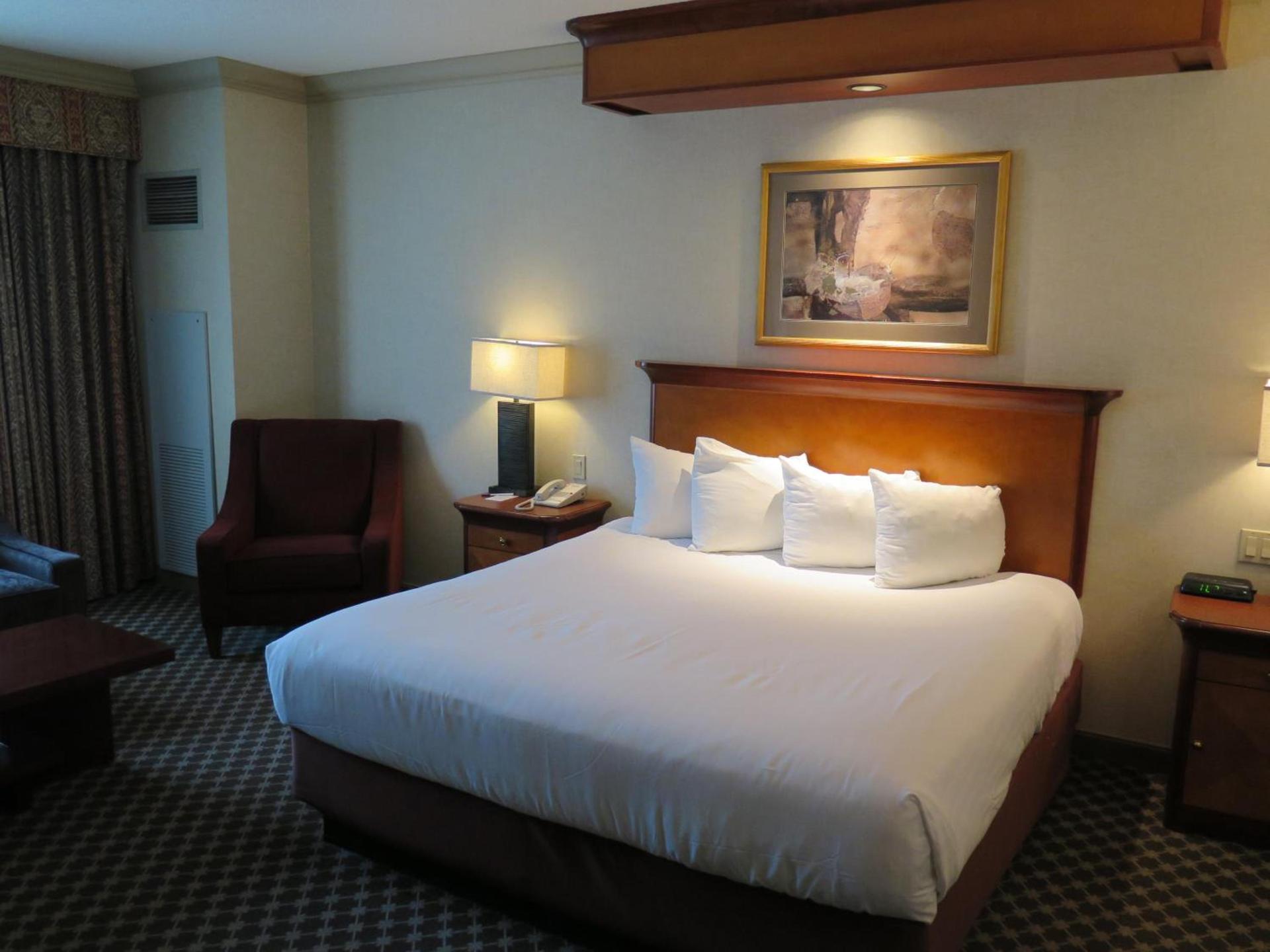 Harrah's Joliet Hotel & Casino - A Caesars Rewards Destination photo 2