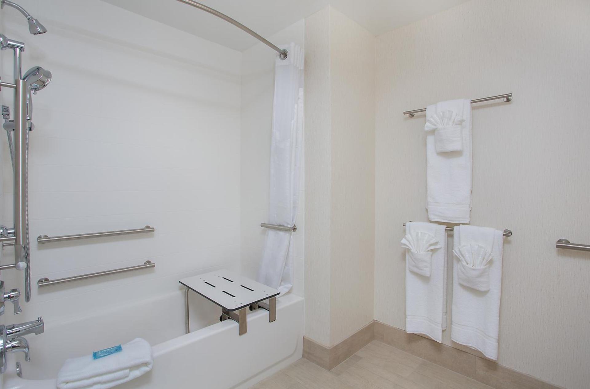 Holiday Inn Express & Suites Covington by IHG photo 3