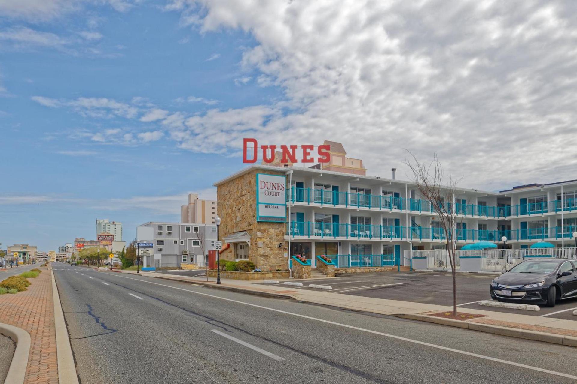 Dunes Court photo 12