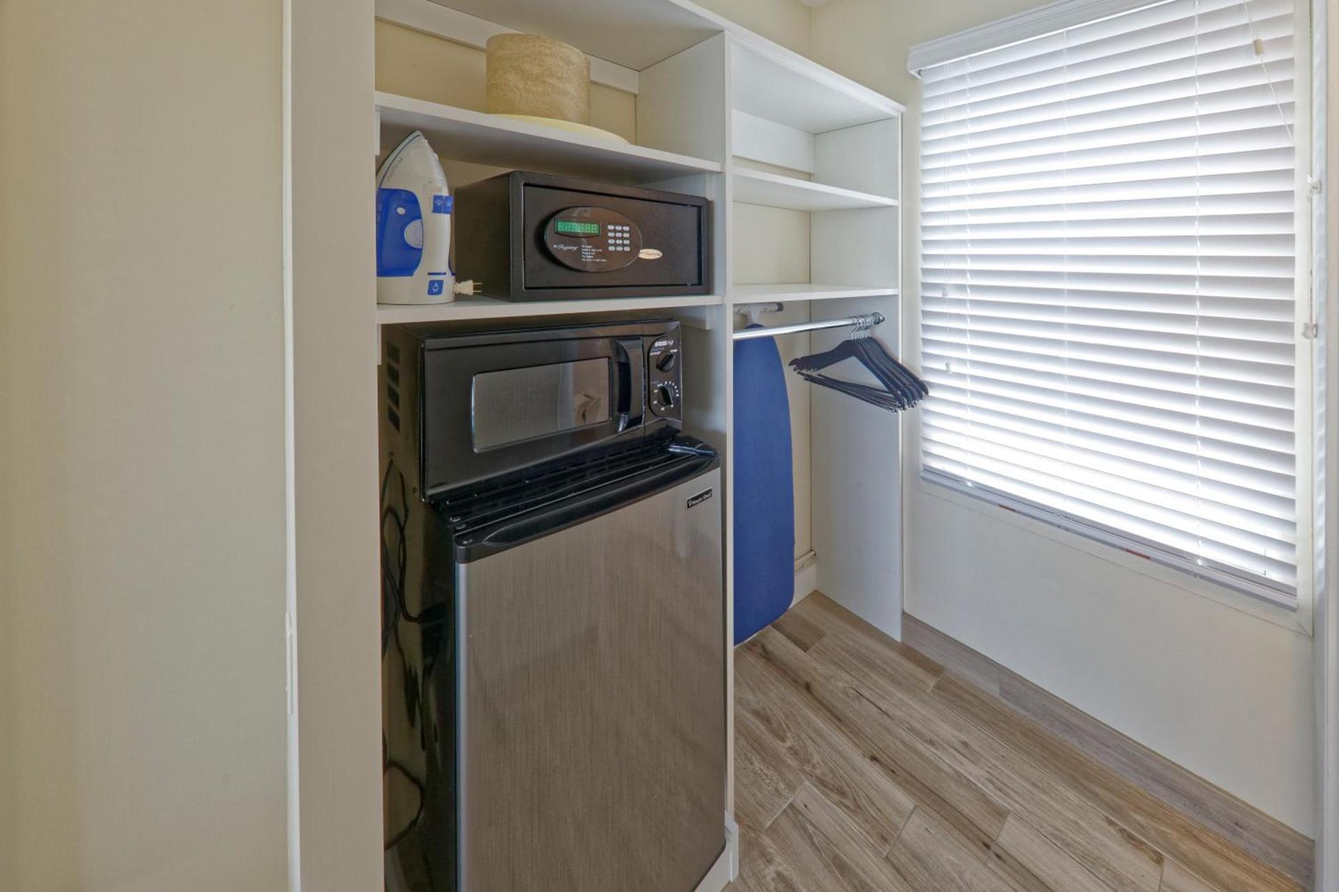 Dunes Court photo 9