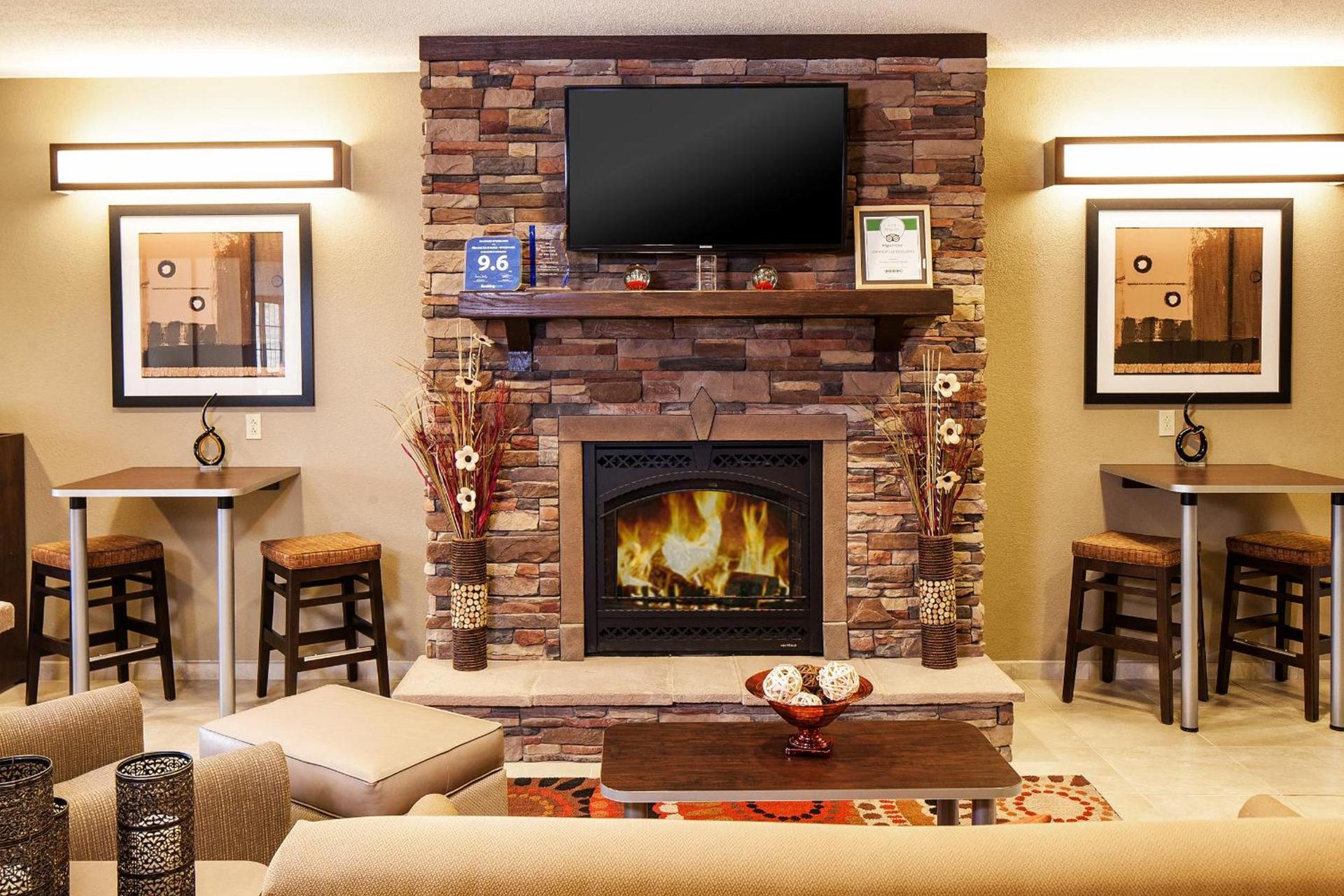 Microtel Inn & Suites by Wyndham Wheeling at The Highlands photo 3