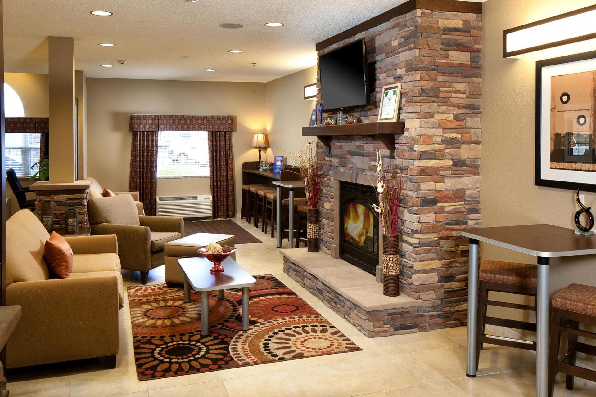 Microtel Inn & Suites by Wyndham Wheeling at The Highlands photo 4