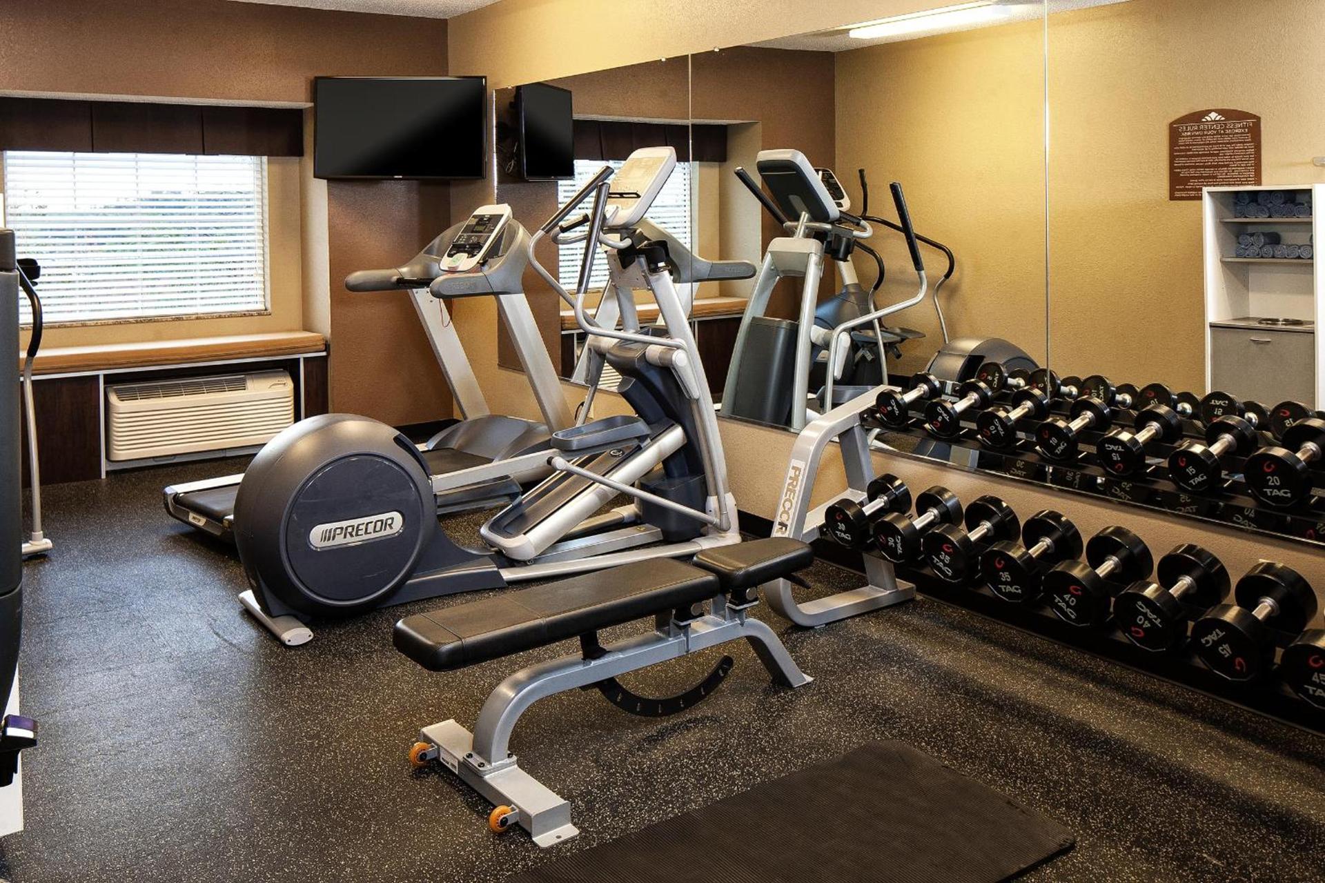 Microtel Inn & Suites by Wyndham Wheeling at The Highlands photo 5