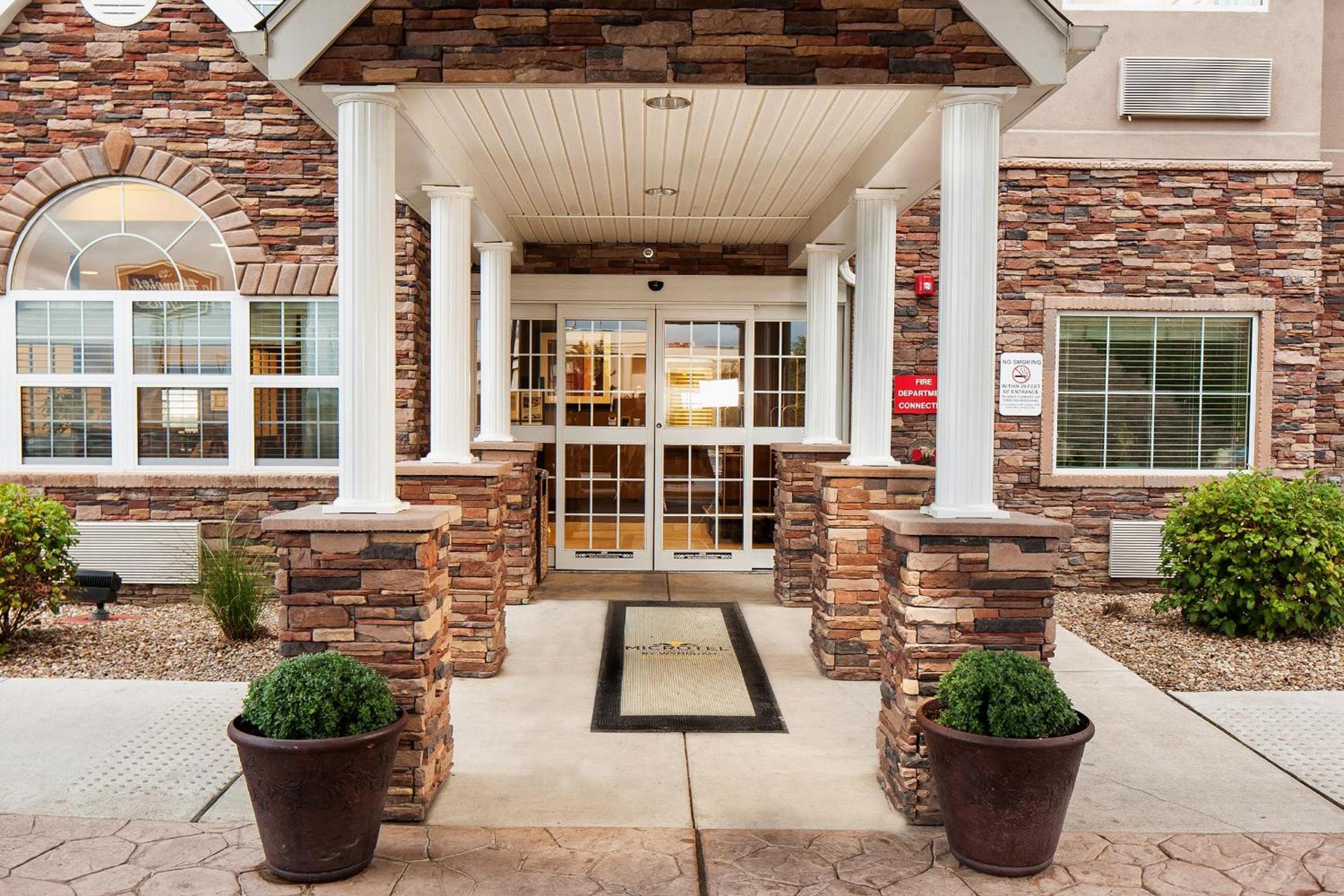 Microtel Inn & Suites by Wyndham Wheeling at The Highlands photo 6