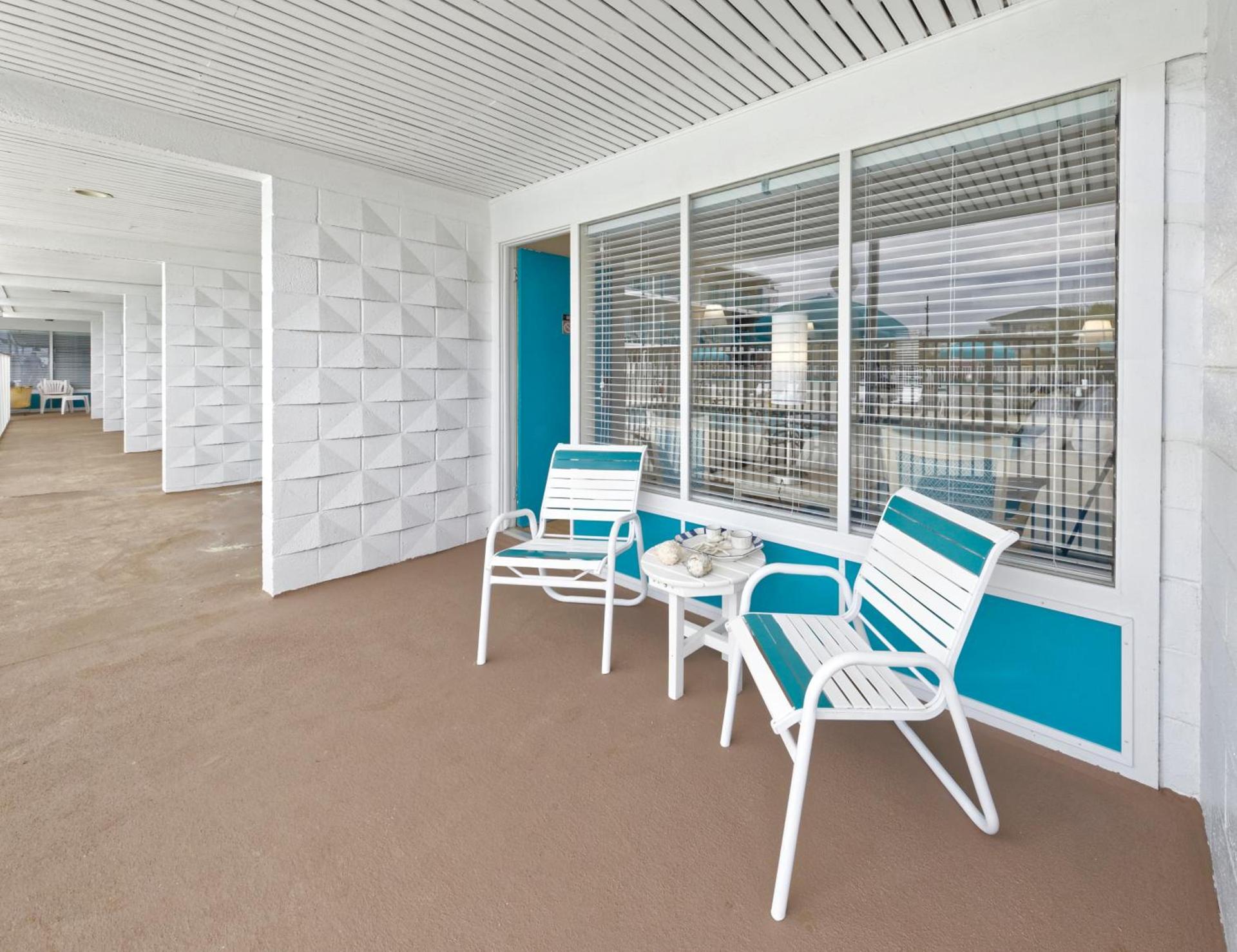 Dunes Court photo 15