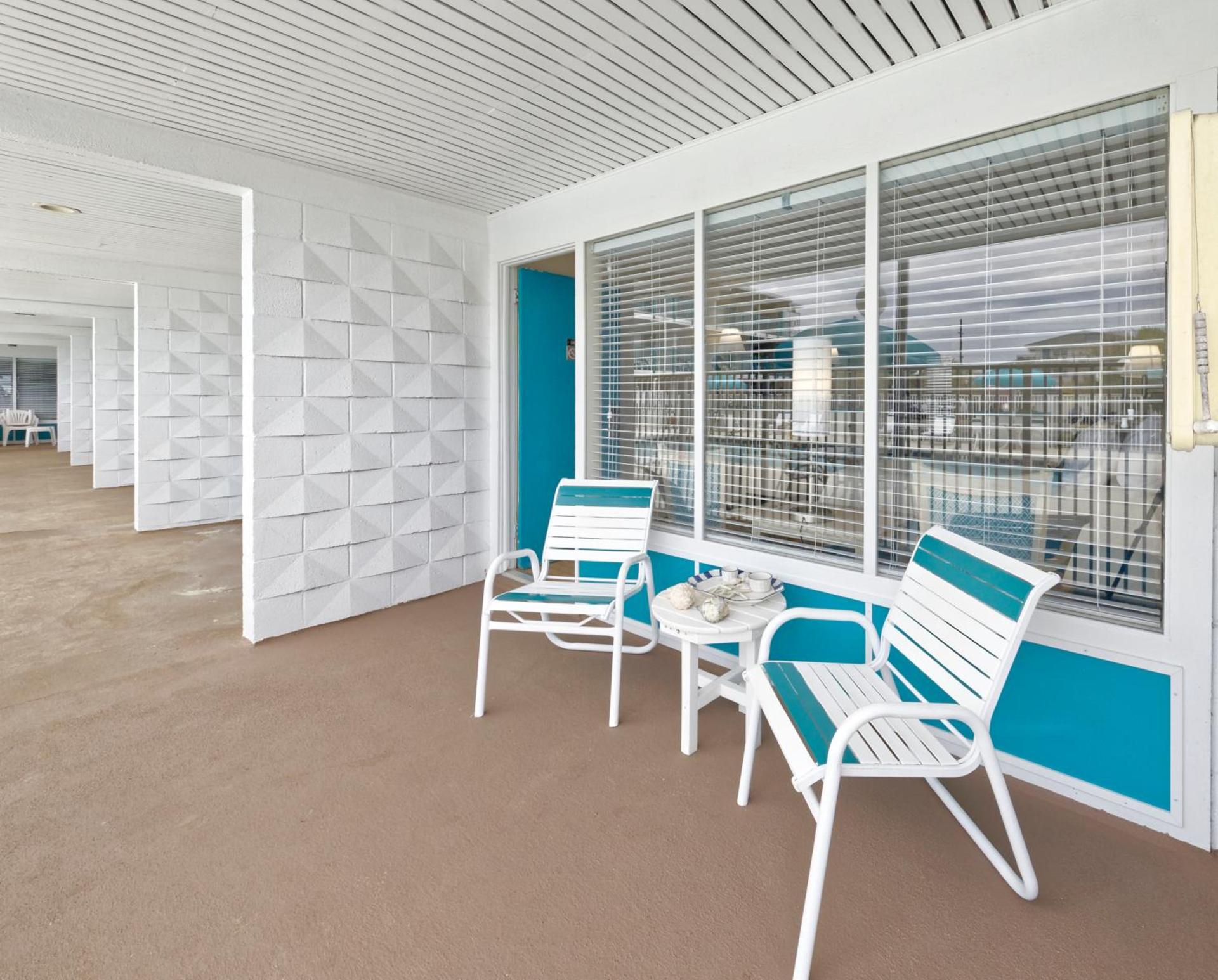 Dunes Court photo 10