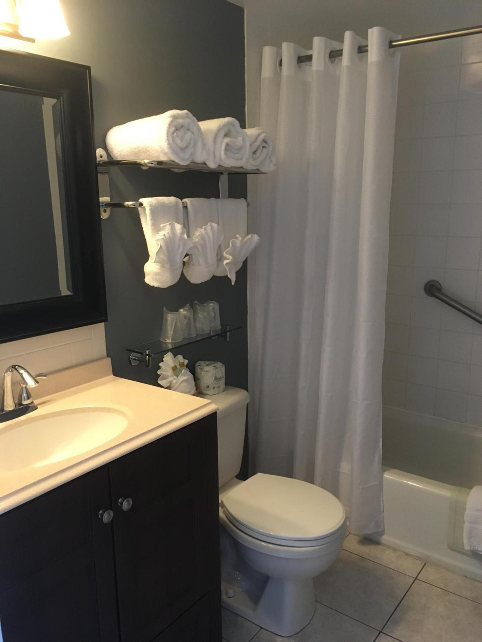 Whitman Motor Lodge photo 18